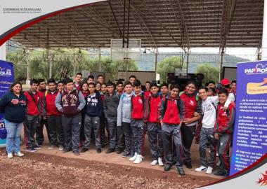 Alumnos de secundaria del municipio de Atotonilco el Alto que asistieron a Papirolas 2016.